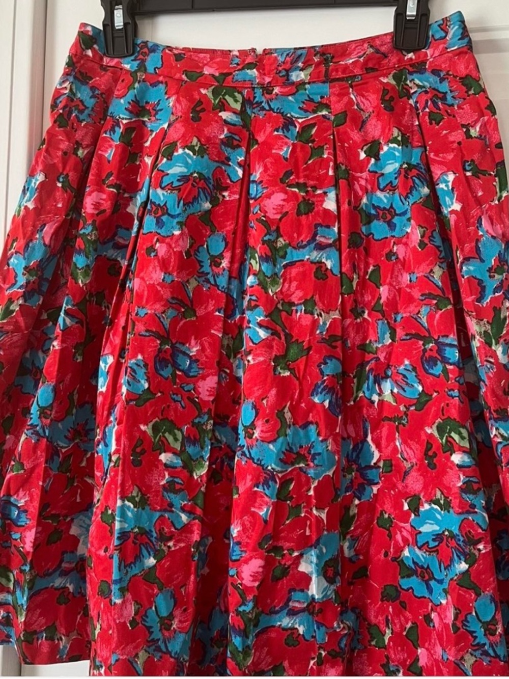 Talbots Floral Red Pleated Skirt with Blue Accent, Women’s Sz 4P